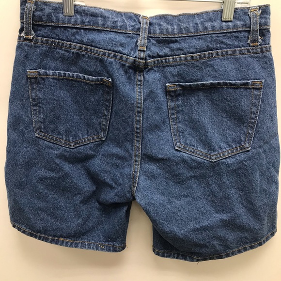 Fashion Nova shorts - Picture 2 of 3